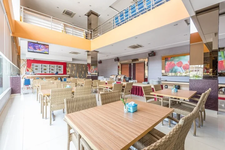 Понтианак: Airy Tengah Merdeka Barat 428 Pontianak