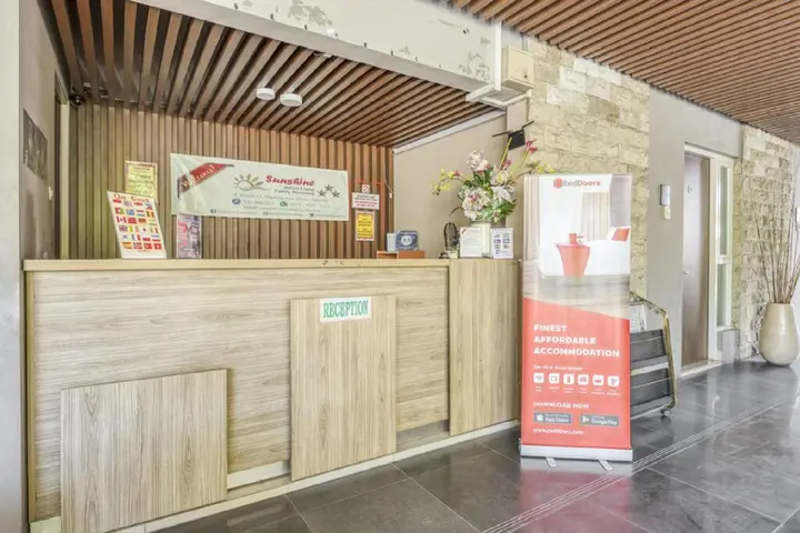 Сурабая: Sunshine Family Homestay near Terminal 1 Juanda Airport