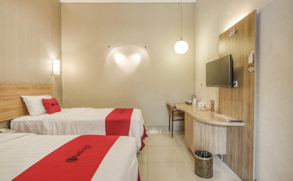 Sunshine Family Homestay near Terminal 1 Juanda Airport — фото 5