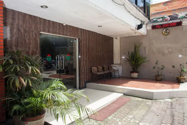 Сурабая: RedDoorz Near Tunjungan Plaza
