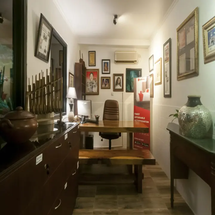 Депок: RedDoorz Syariah Plus near Trans Studio Cibubur