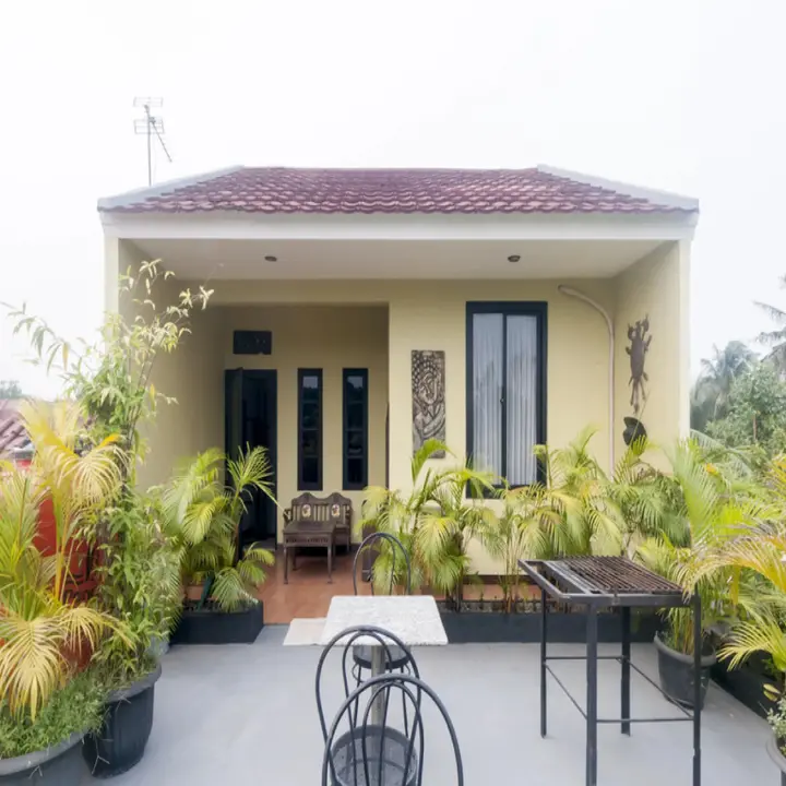 Депок: RedDoorz Syariah Plus near Trans Studio Cibubur