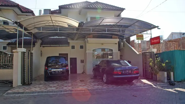 Сурабая: RedDoorz @ Galaxy Permai