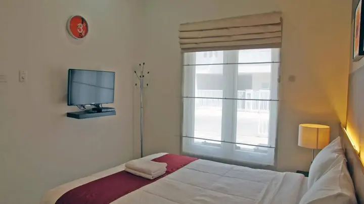 Сурабая: RedDoorz near Plaza Marina