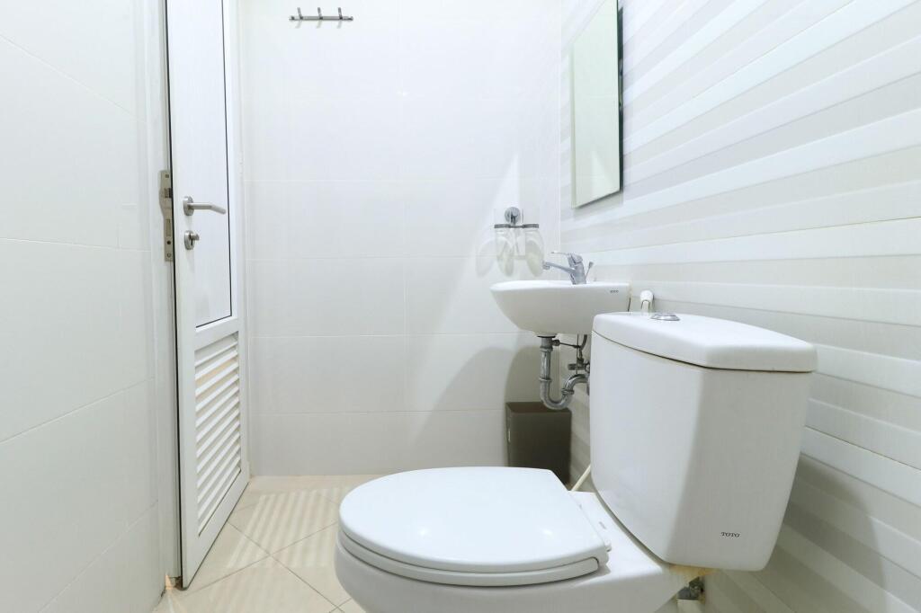 Сурабая: RedDoorz near Plaza Marina