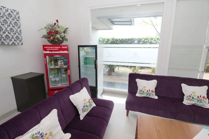 Семаранг: Airy Candisari Sisingamangaraja 4 Semarang