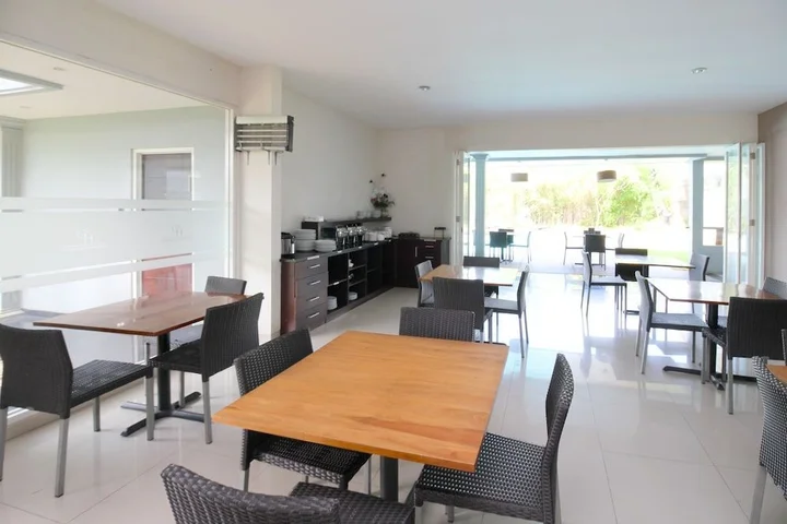 Семаранг: Airy Candisari Sisingamangaraja 4 Semarang