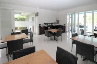 Семаранг: Airy Candisari Sisingamangaraja 4 Semarang