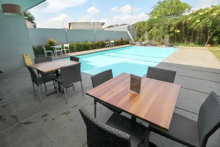 Семаранг: Airy Candisari Sisingamangaraja 4 Semarang