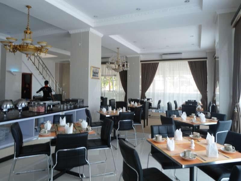 Паданг: Hotel My All Padang