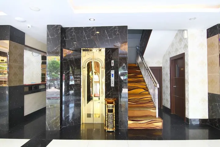 Батам: Airy Nagoya Lucky Estate Pembangunan Batam