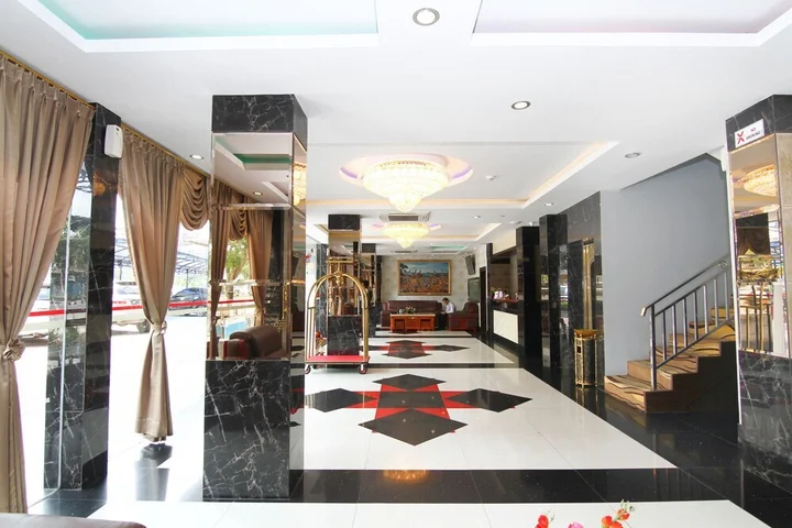 Батам: Airy Nagoya Lucky Estate Pembangunan Batam