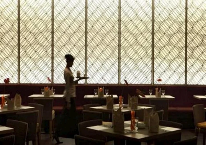 Сурабая: Hotel Santika Pandegiling Surabaya