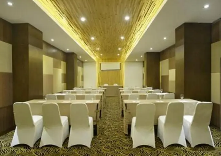 Сурабая: Hotel Santika Pandegiling Surabaya