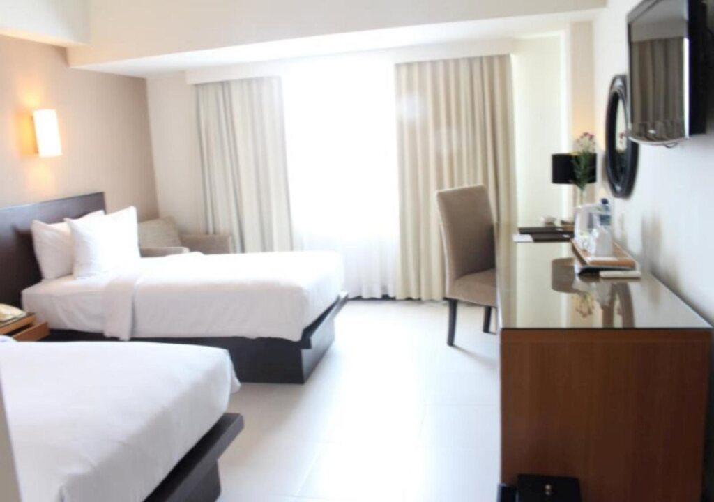 Сурабая: Hotel Santika Pandegiling Surabaya