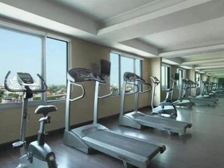 Сурабая: Hotel Santika Pandegiling Surabaya
