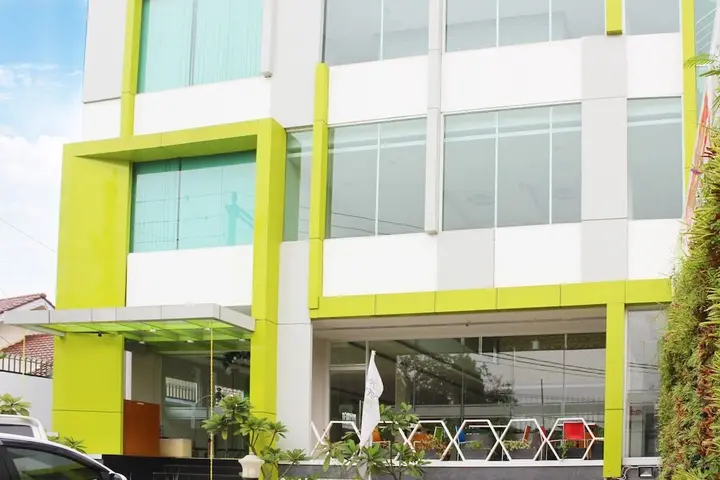 Сукабуми: Airy Karamat Bhayangkara 127 Sukabumi
