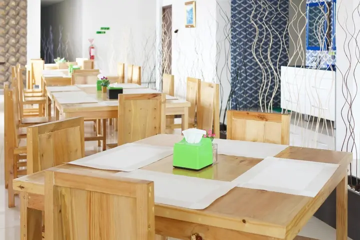 Сукабуми: Airy Karamat Bhayangkara 127 Sukabumi