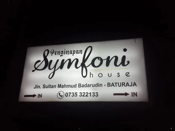 Батурой: Penginapan Symfoni House