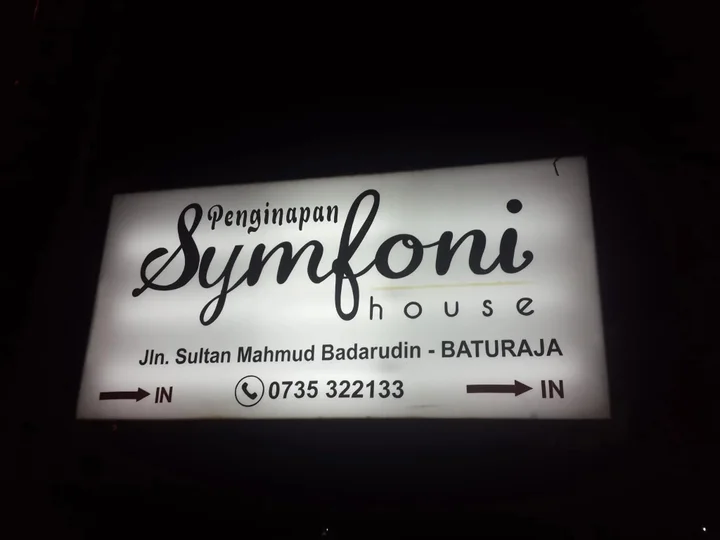 Батурой: Penginapan Symfoni House