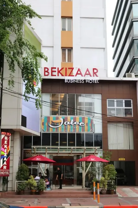 Сурабая: Zuzu Tunjungan Plaza