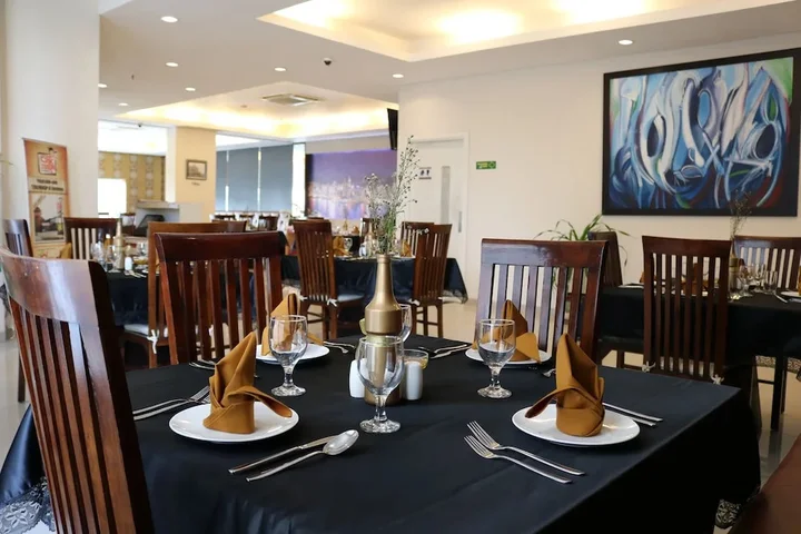 Сурабая: Zuzu Tunjungan Plaza