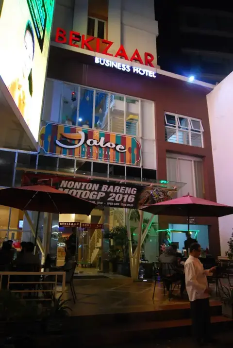 Сурабая: Zuzu Tunjungan Plaza