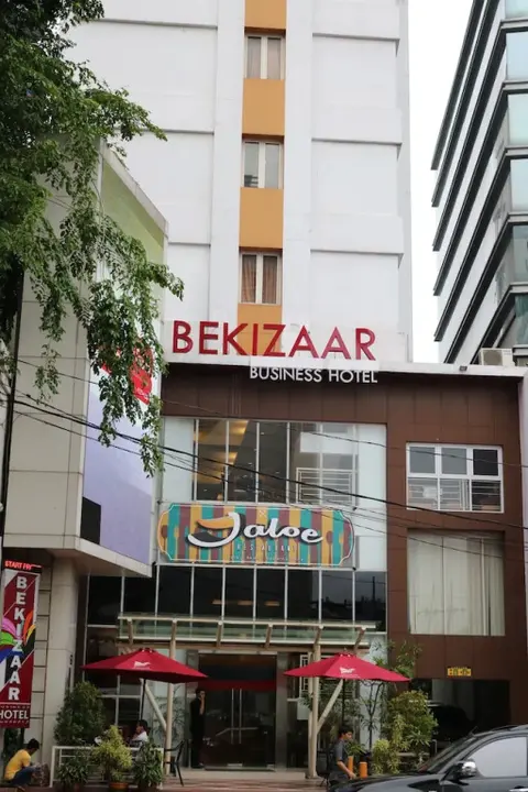 Сурабая: Zuzu Tunjungan Plaza