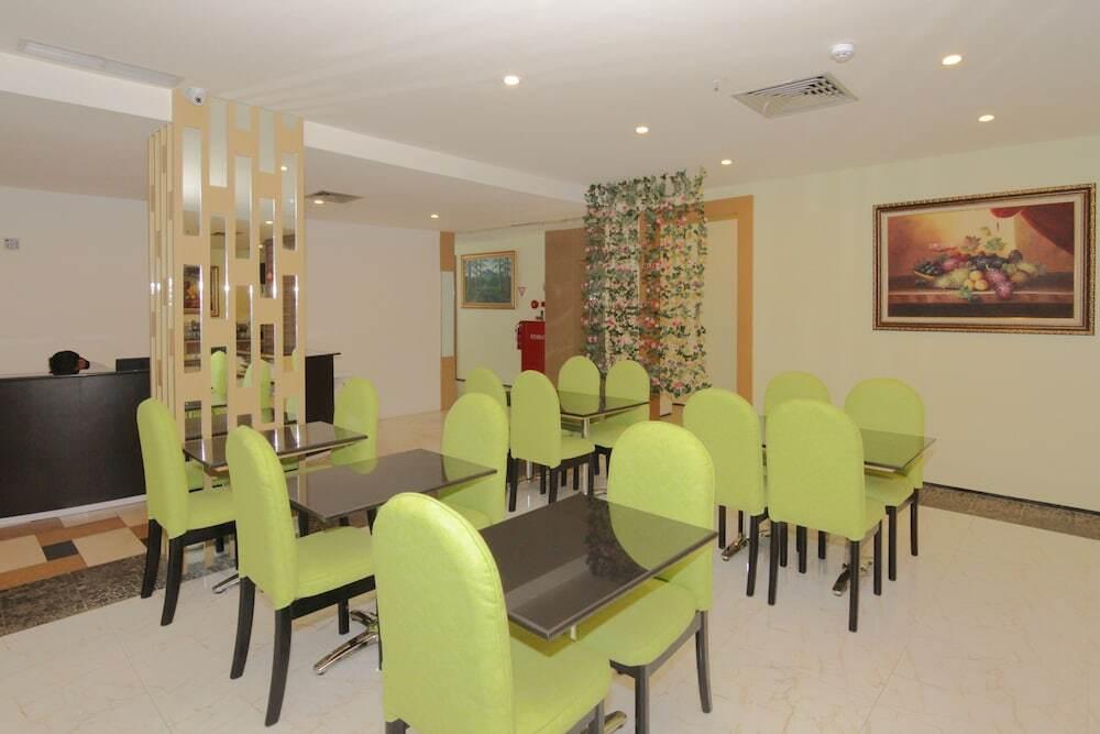 Батам: Airy Nagoya Raden Patah Libra Centre Batam