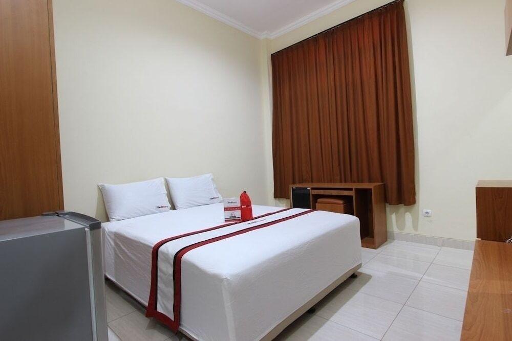 Депок: RedDoorz @ Jakal Bawah