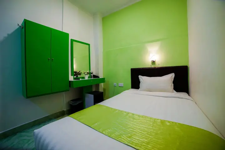 Батам: Airy Greenland Ahmad Yani Batam