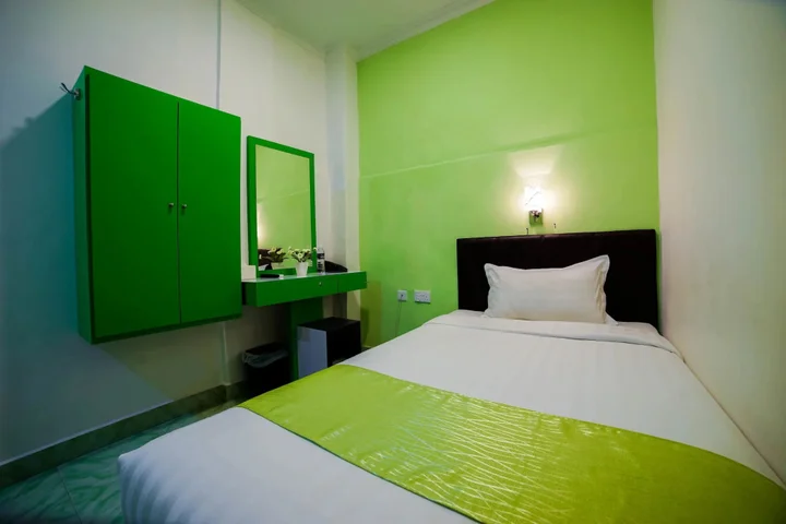 Батам: Airy Greenland Ahmad Yani Batam