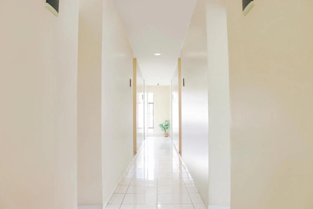 Амбон: LeGreen Suite Waihaong