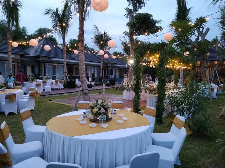 Темеси: Gianyar Beach