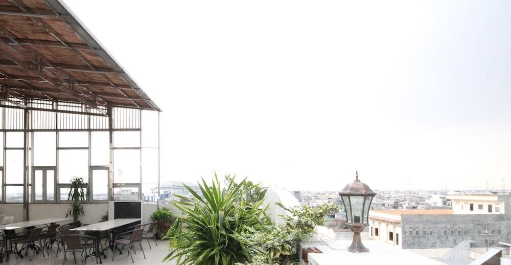 Медан: Airy Thamrin Gandhi Medan