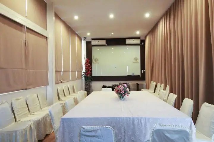 Медан: Airy Thamrin Gandhi Medan