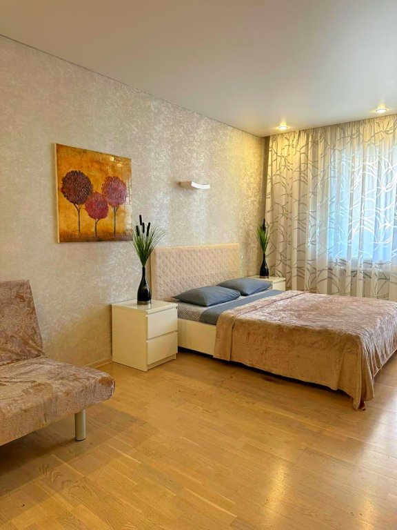 Новый Уренгой: Апартаменты Дом 89 в Микрорайоне Энтузиастов 1