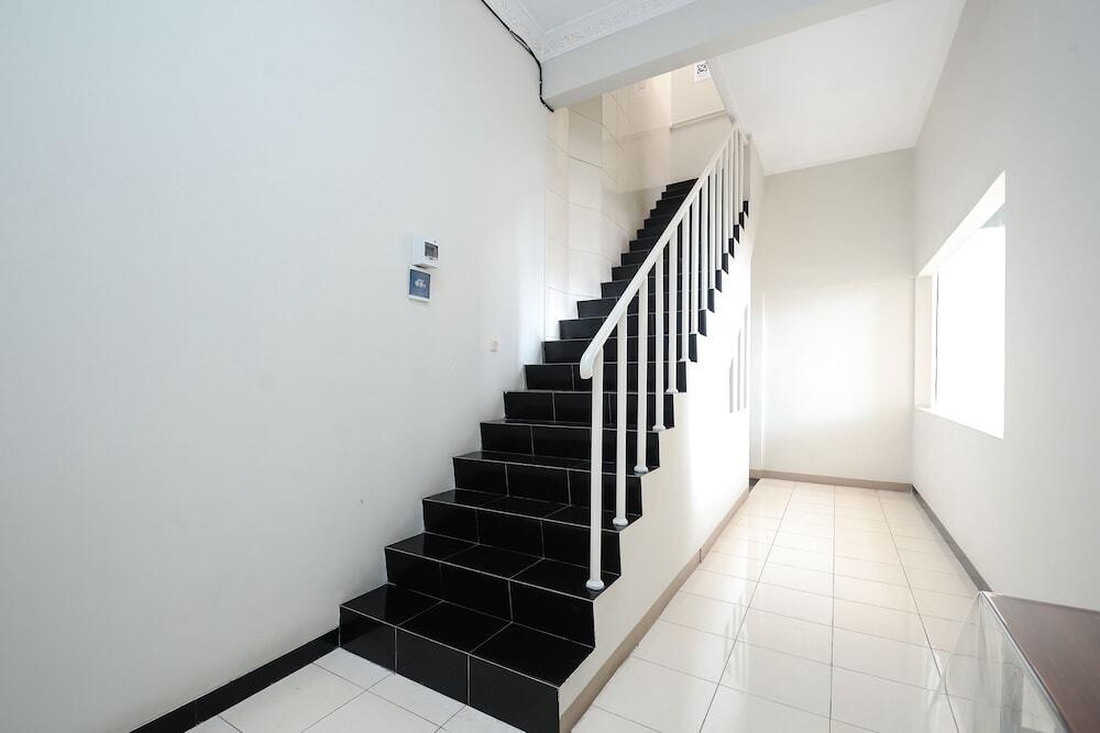 Семаранг: Airy Eco Miroto Seteran Serut Semarang