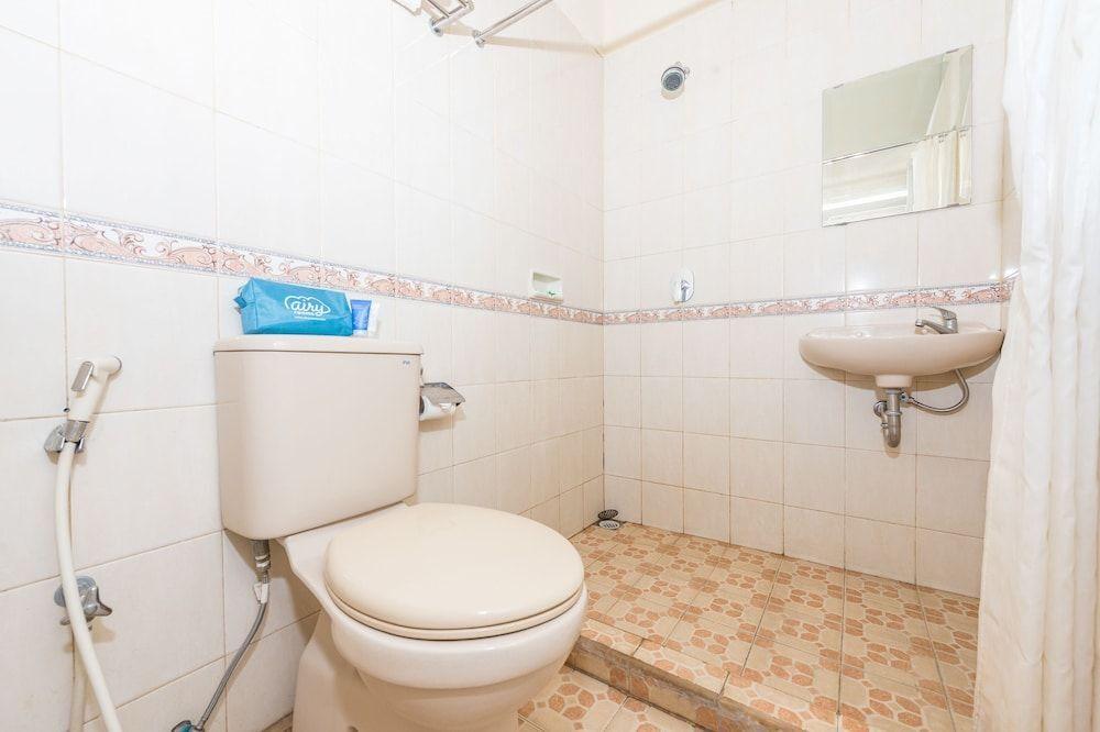 Семаранг: Airy Eco Semarang Timur Bangkong MT Haryono 854