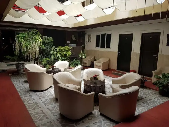 Джакарта: Hotel Karya