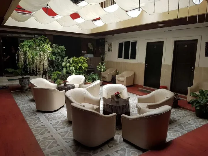 Джакарта: Hotel Karya