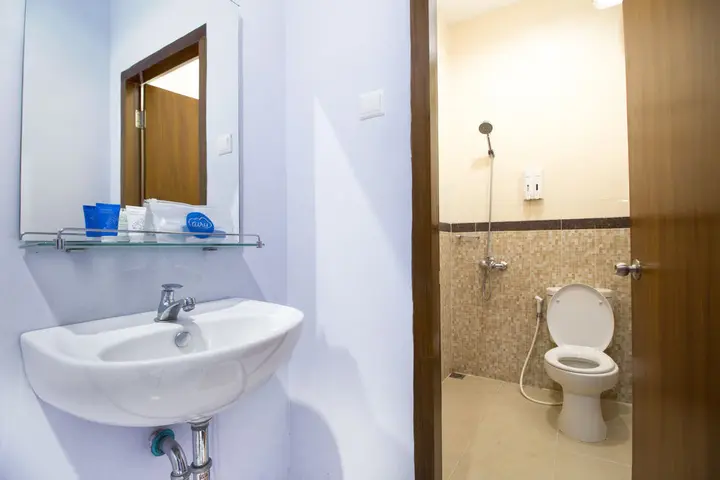 Суракарта: Airy Stasiun Balapan Natuna 4 Solo