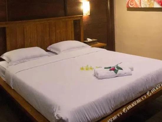 Banyuglugur: Cottage Wisata Paiton
