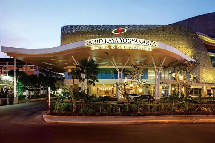 Депок: Sahid Raya Hotel & Convention
