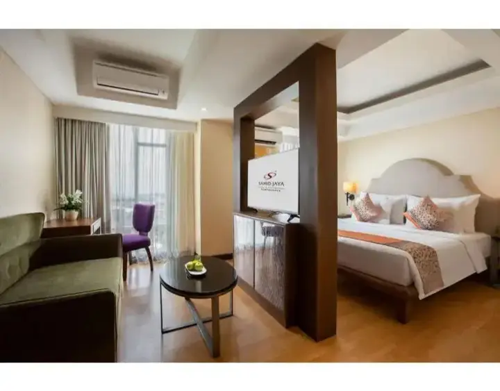 Депок: Sahid Raya Hotel & Convention