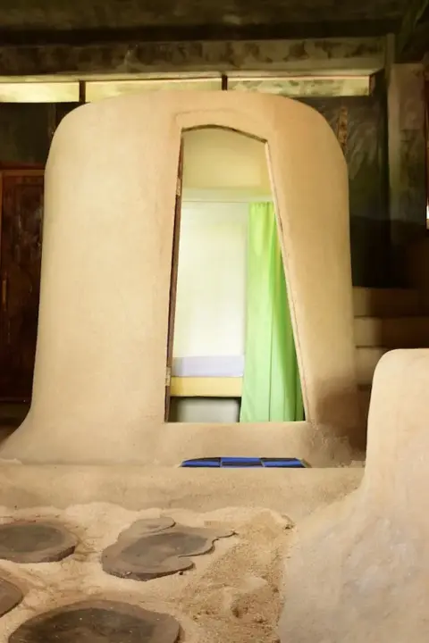 Гили-Мено: The Rabbit Tree - Hostel