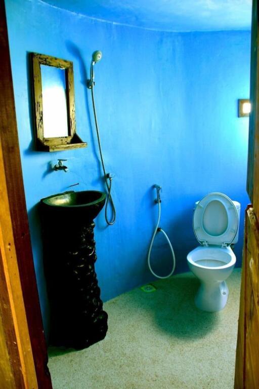 Гили-Мено: The Rabbit Tree - Hostel