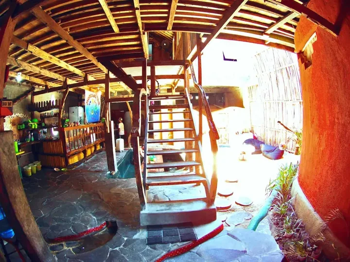 Гили-Мено: The Rabbit Tree - Hostel