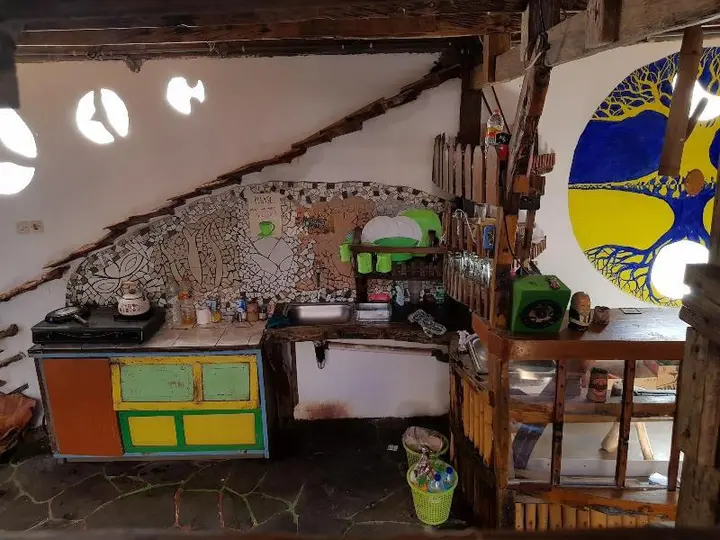 Гили-Мено: The Rabbit Tree - Hostel