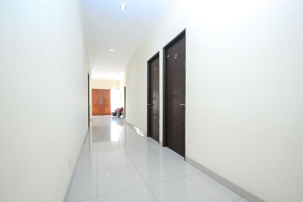 Airy Syariah Gayungan Gayungsari Barat 76 Surabaya — фото 6